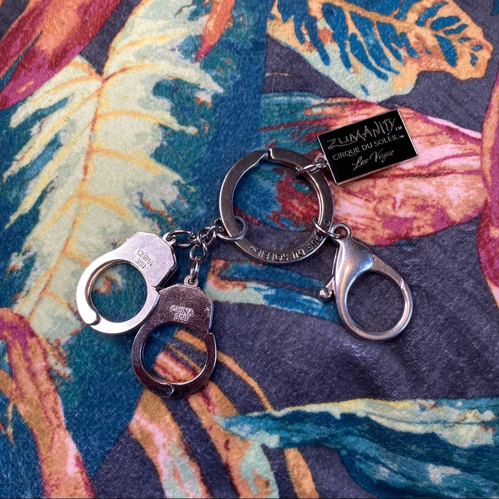 Cirque Du Soliel Zumanity Handcuffs Keychain